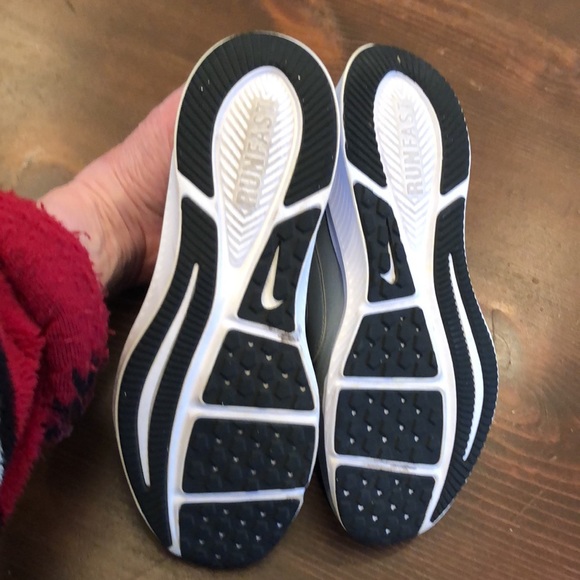 Nike Youth size 4 Gray - Picture 4 of 9